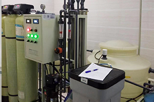 实验室纯水机的 TDS 值很高怎么解决?