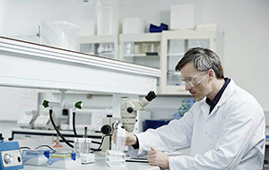 实验室高纯水机的取水方法